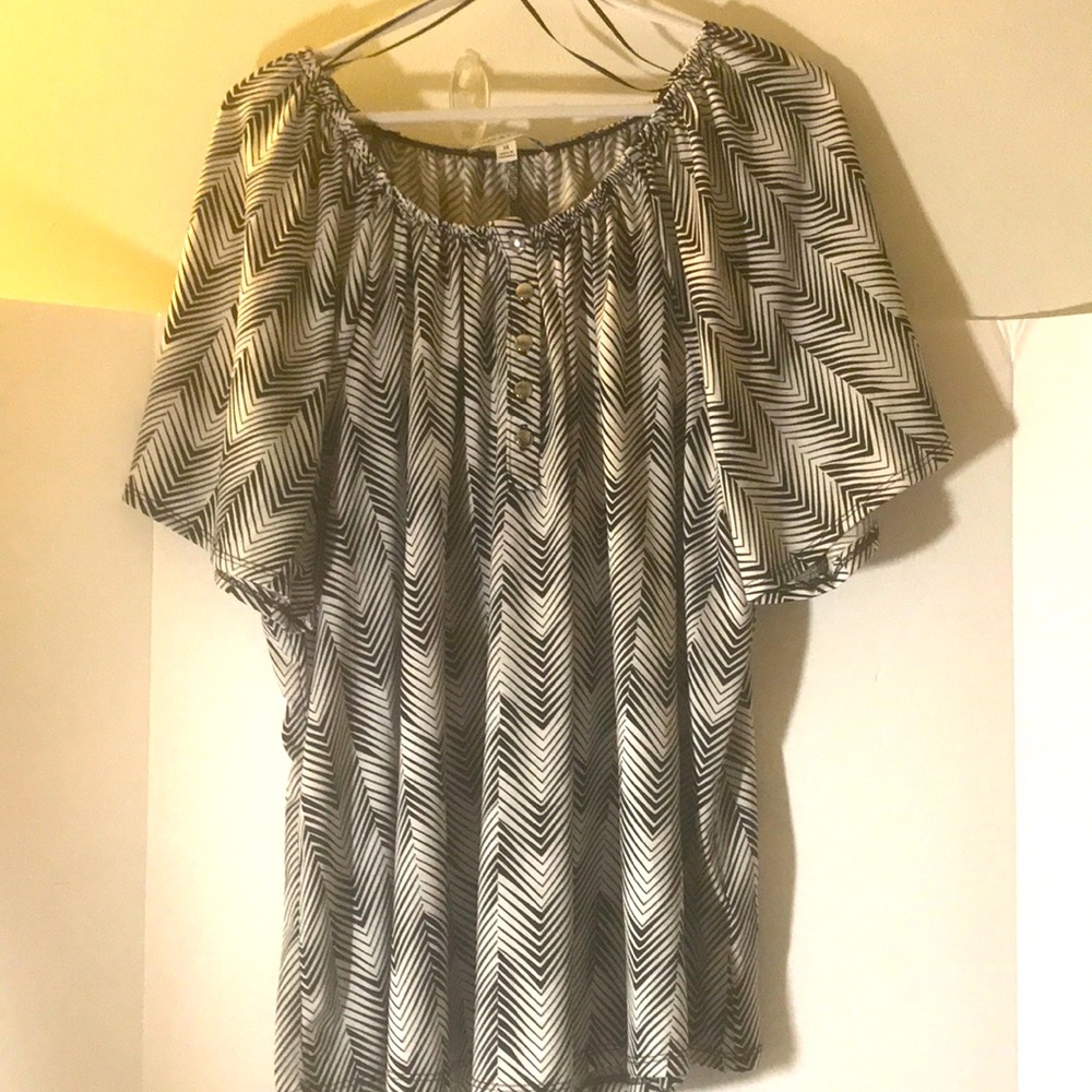 Notations top size 3x short sleeves silver button neckline black white design